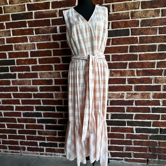 ANTONIO MELANI Dresses & Skirts - ANTONIO MELANI Peach & White Checked Sleeveless Maxi Dress with Waist Tie